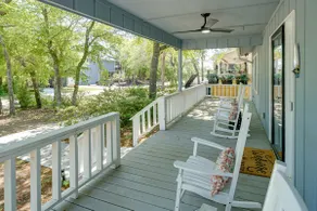 7 Blocks to the Beach: Family Oak Island Retreat - Image 3
