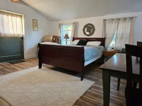 The Hedges House - Studio - Image 4