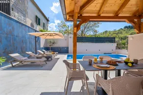 Charming Villa Perina with private heated pool - Image 4