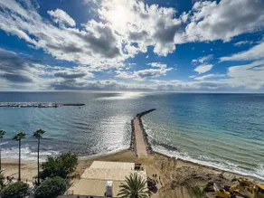 Skol 617 - Fantastic 2-Bedroom Corner Duplex with Amazing Sea Views - Image 2