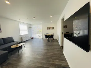 aday - Elegant Apartment with Terrace - Image 5