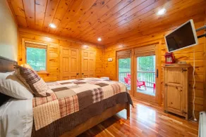 Mountain Retreat in Whiteface, Lake Placid Region - Image 5
