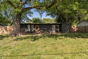 Retro Vibes | Mid-Century Gem in Springfield - Image 4