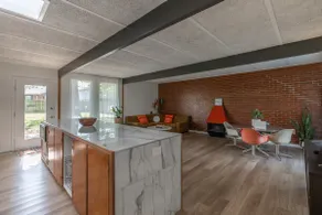 Retro Vibes | Mid-Century Gem in Springfield - Image 5