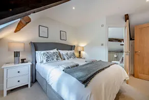 Dog friendly cottage with a hot tub - Vine Cottage - Image 5