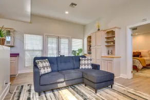 Luxe Pasadena Casita w/ Fireplace & Grill - Image 5
