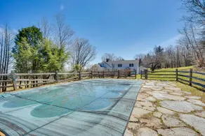 Serene Retreat Near Mt Snow: Great for Groups! - Image 3