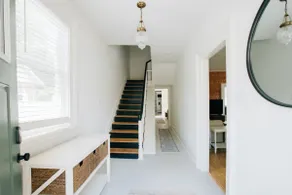 Newly Renovated Vintage Inspired Large 4 BR Home - Image 2