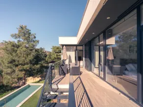 Country house with a pool and spectacular views - Image 2