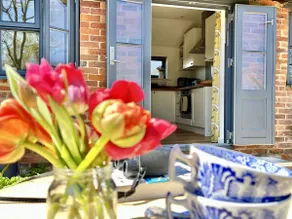 Primrose Lodge by inspirestays-com - a cottage that sleeps 2 guests in 1 bedroom - Image 4