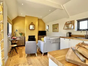 Primrose Lodge by inspirestays-com - a cottage that sleeps 2 guests in 1 bedroom - Image 5