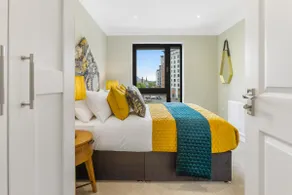 5-Star Contemporary City Retreat - Image 3