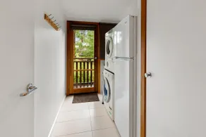 King Parrot Retreat - Image 5