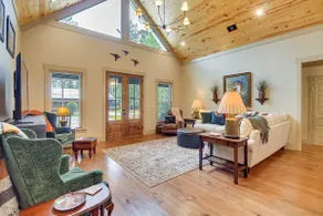 Spacious Midway Cottage w/ Porches, Near Hunting! - Image 5