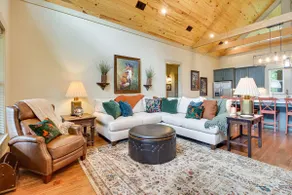 Spacious Midway Cottage w/ Porches, Near Hunting! - Image 4