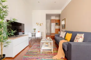 Bright apartment in Gran Vía with balconies - Image 3