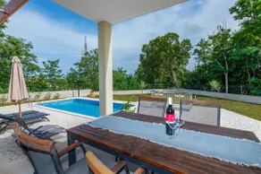 Villa Grace, a romantic single story villa with a pool - Image 3