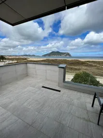 Frontal beach sea views - Image 4