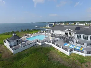 Bayfront w/ stunning views by Seaside Vacations - Image 3
