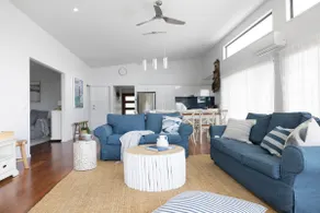 Pet-friendly family home with BBQ: Seagrass - Image 2
