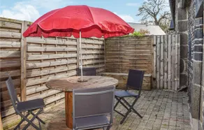 2 Bedroom Pet Friendly Home In Gouarec - Image 2