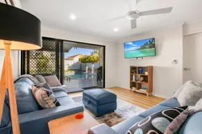 Nothling 66 Moffat Beach - Image 3