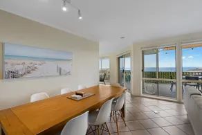 48 Rumbelow St - BYO Linen - Sea Views - Family Friendly - Image 4