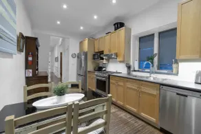 The Downtown Victorian - 5BR - Private Yard ~ BBQ - Image 3