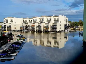 Absolute Waterfront Marina Views - Image 4
