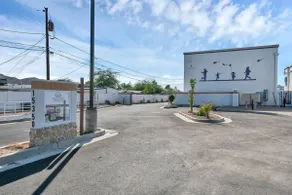 104 Modern 2BR |Pool |Pet friendly |Private Garage - Image 5