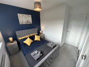 3 Bed House | Business or Leisure | Free Parking - Image 2
