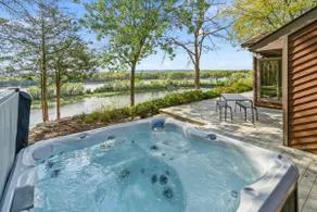 Riverfront Inn w/ Hot Tub & Pool | Pet Friendly - Image 3