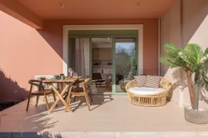 Modern Studio, with patio & pool - Close to Sea - Image 4