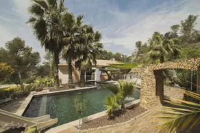 Villa raffinée avec piscine à Aubagne - Jacuzzi inclus - Image 2