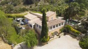 Homerez - Elegante Villa con Piscina en Aubagne - Jacuzzi Incluido - Image 4