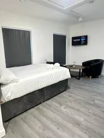 Train Station Apartments- paid parking - Image 3