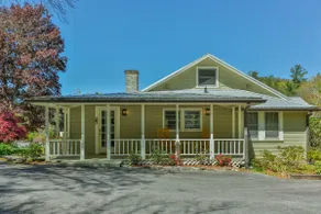 Beautifully renovated cottage only 6 minutes to Cashiers! - Image 3