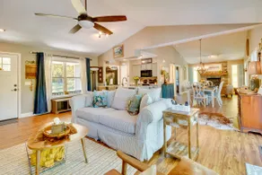 Fire Pit & Grill: Riverfront Home in Arkansas! - Image 3