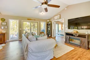 Fire Pit & Grill: Riverfront Home in Arkansas! - Image 4