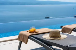 Villa Admira Maria with a heated pool and sea views - Image 5