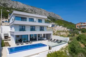 Villa Admira Maria with a heated pool and sea views - Image 2