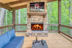 EPIC Pool * Outdoor Kitchen * Hot Tub * NEW Sauna! - Image 4