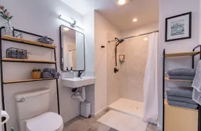 2bdrm New Build in Central Location - Image 4