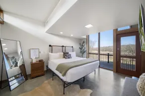 Corporate*Hot Tub•20 Acres•King Beds•Firepit•Views - Image 4