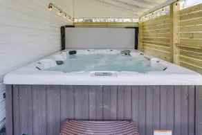Hot Tub & Lake Access at Poconos Getaway! - Image 4