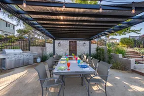 Hilltop Vineyard Estate w/360 Views, Pool & Hot - Image 5