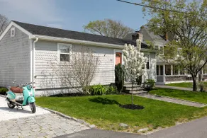 Ellery Beach Bungalow #43– Walk to Beaches & Bites - Image 3