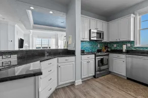 Waterfront 2 Story Penthouse! 4Bd/3Bth - Image 3