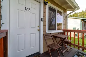 17B Gold Rush Single Room at the Meadow Site - Image 2