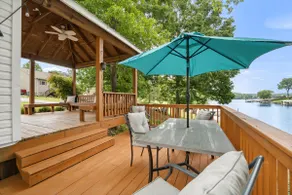Getaway Cove Cottage with Private Beach - Image 3